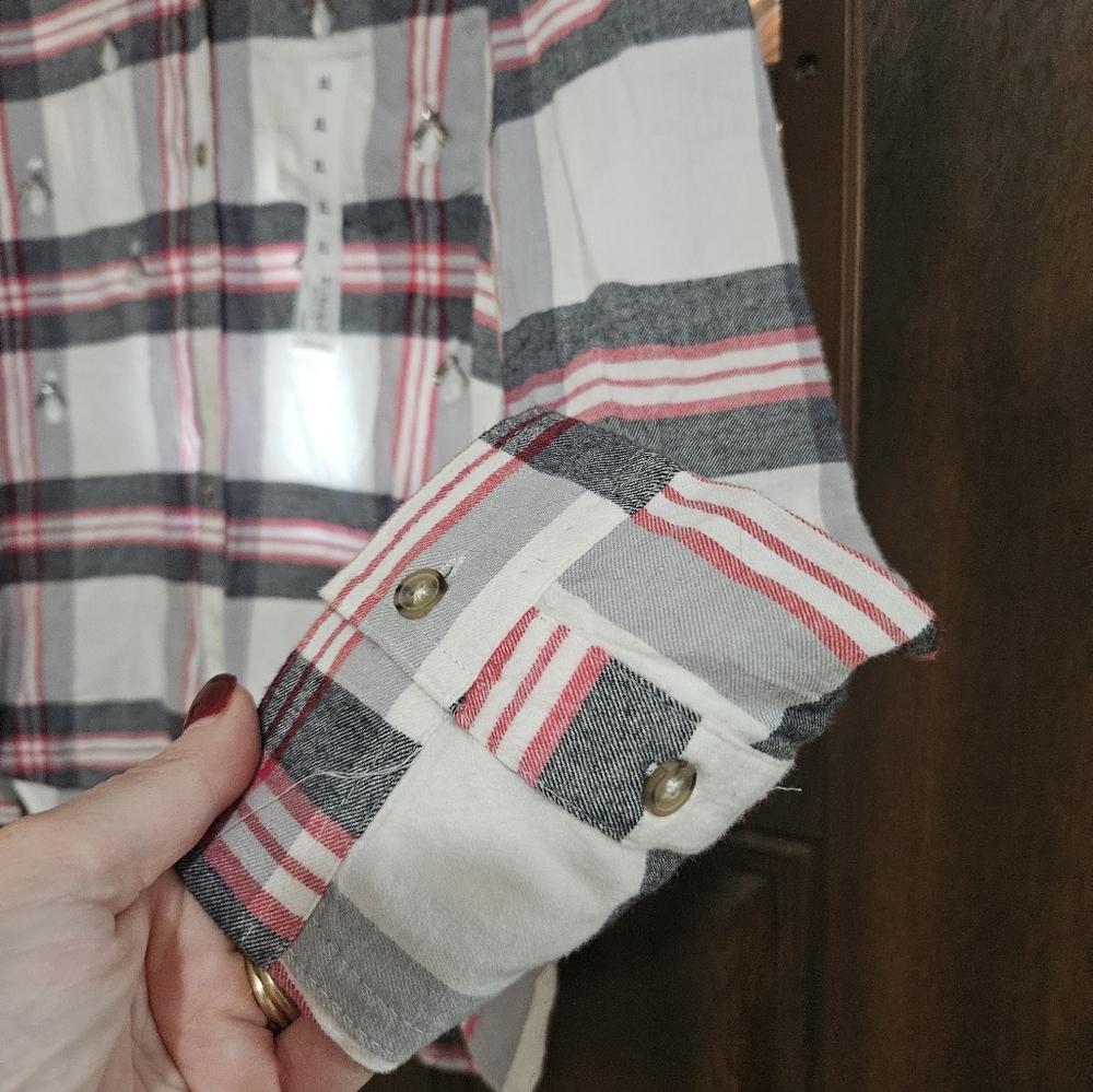 SO Plaid Button-Down Shirt in Red, Black, and White - Picture 4 of 12